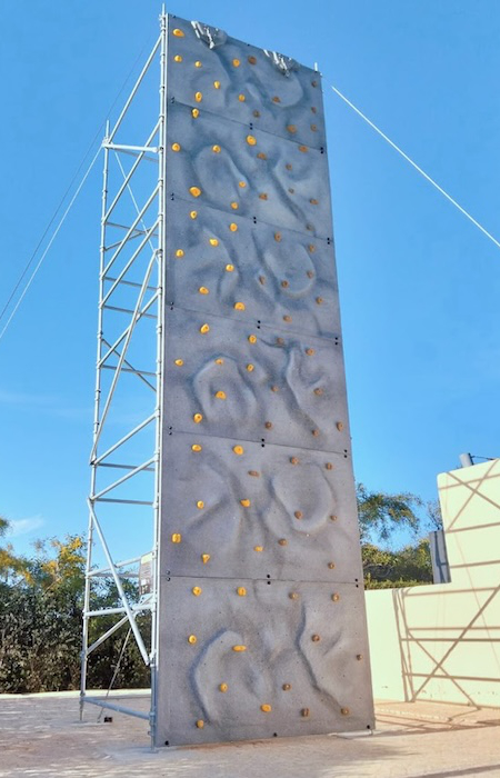 Paredes de escalada em fibra de vidro para usar ao ar livre